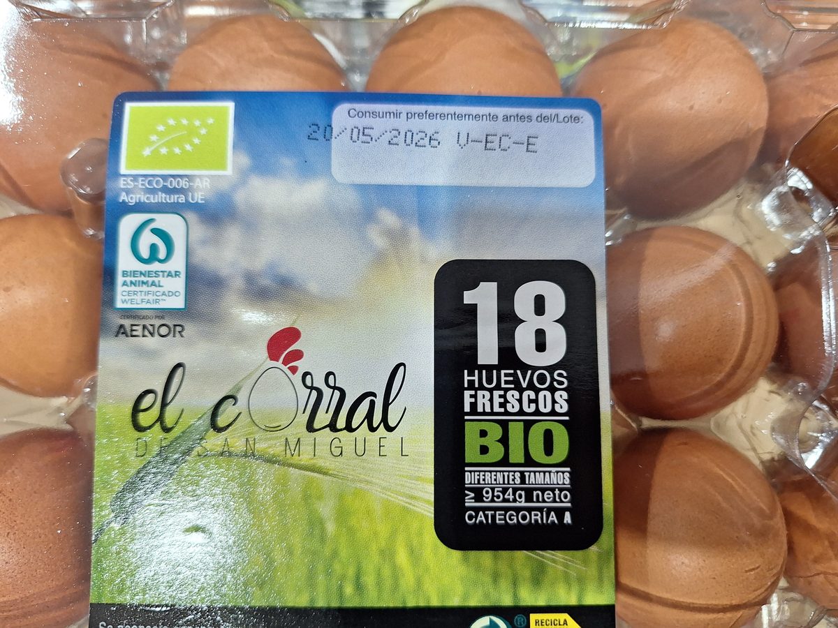 Detalle del precio de huevos bio en Costco