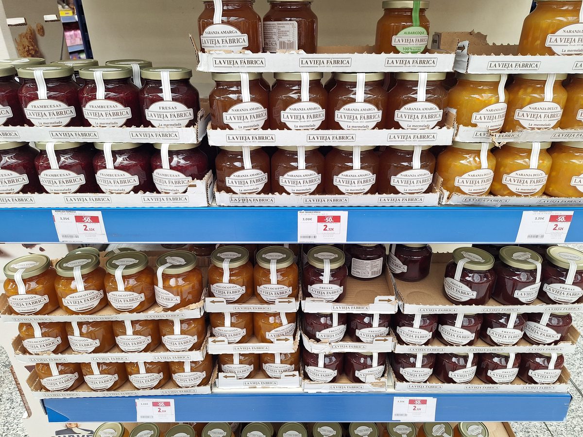 Mermeladas La Vieja Fábrica en estantería Hipercor
