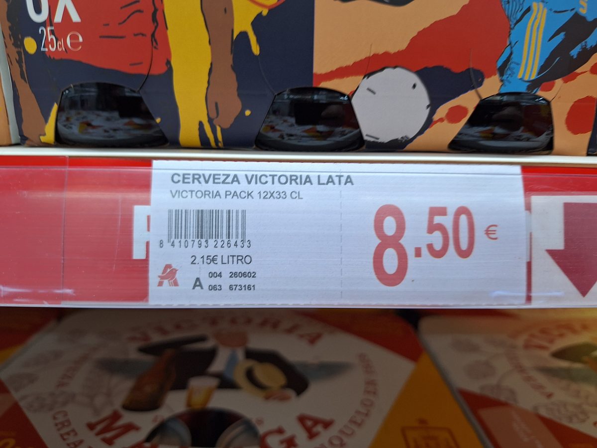 Promoción bandera de España con Cerveza Victoria
