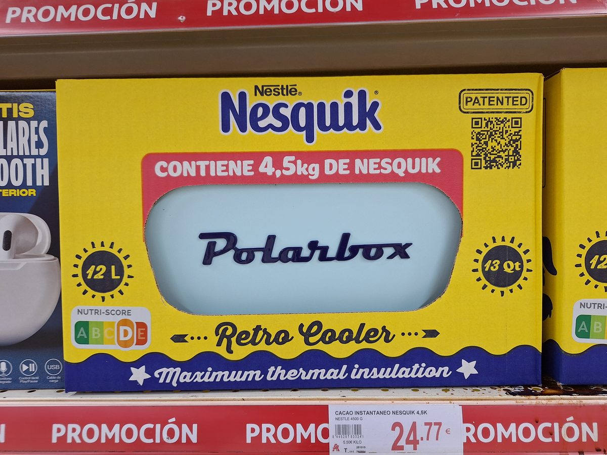 Nevera Polarbox retro azul incluida en el pack de Nesquik Alcampo