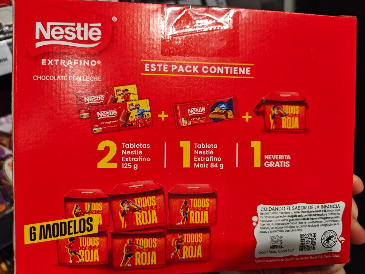 Lote Nestlé Extrafino edición La Roja con neverita de regalo en Supercor