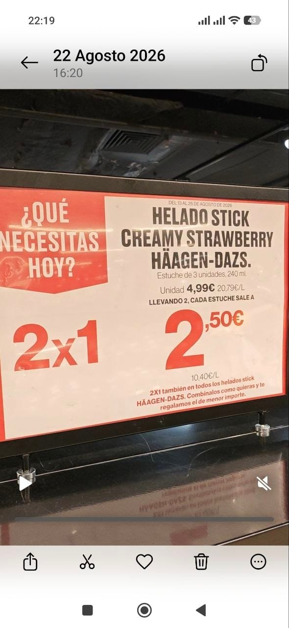 Estuche de helados stick Häagen-Dazs con cartel de oferta