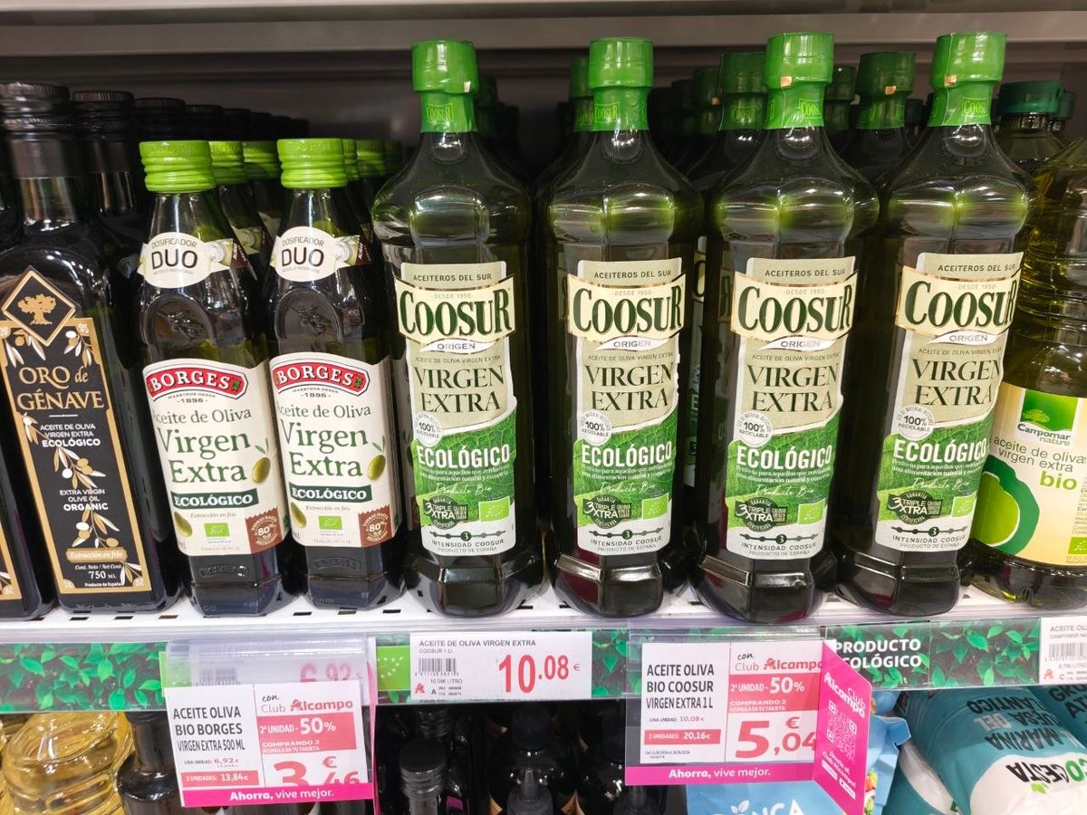 Aceite de oliva virgen extra ecológico junto a otras referencias en Alcampo