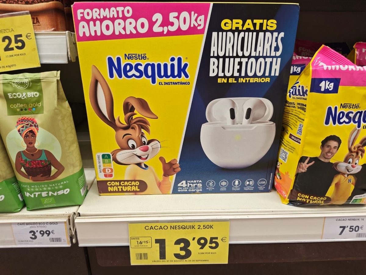 Bote de Nesquik formato ahorro 2,5 kg en el lineal de Ahorramás