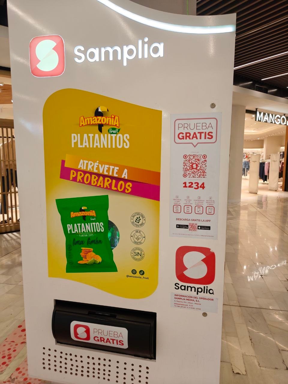 Máquina de muestras Samplia en centro comercial