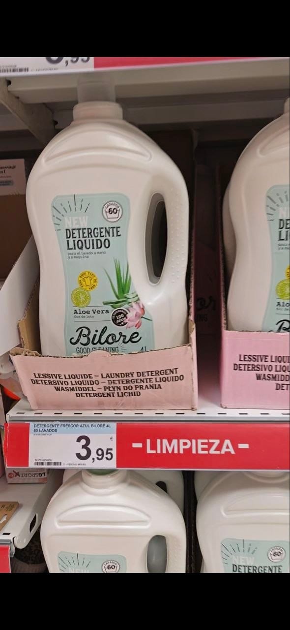 Escurreplatos y tendedero en el outlet de Carrefour